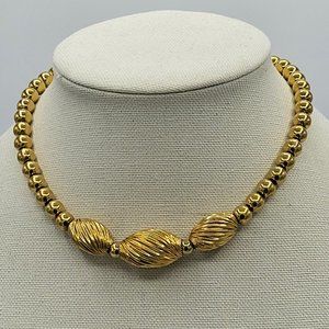 Vintage Monet Necklace Lightweight Gold Tone Twisted Oval Beaded 14"